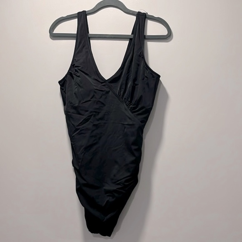 Laura Torelli beach stunning flattering black one piece swimsuit Sz 48/50